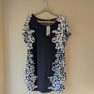 Black and White Flutter Sleeve Tunic with Floral Pattern